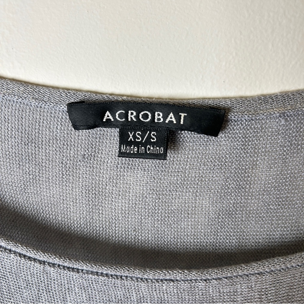 Acrobat Gray & White Ombre Dolman Sleeve Flowy Elegant Lightweight Sweater XS/S - Picture 3 of 6